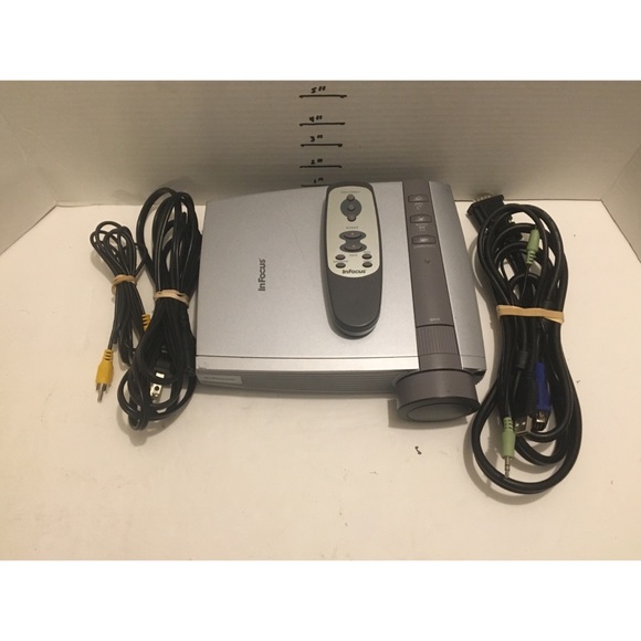 Infocus projector model LP130 only 1514 lamp hours - Picture 2 of 8